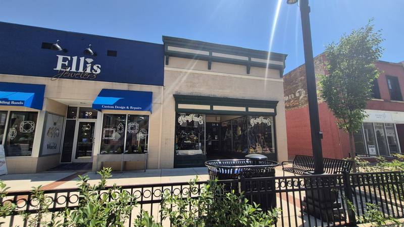 Mullis Music storefront Ellis Alley SE Union